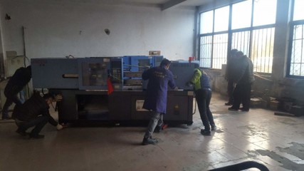 2018年7月9日通遼工廠機械設備安裝現場紀實 安全、高效的專業搬運與吊裝服務